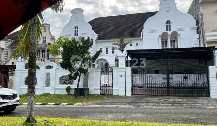"Ready-to-Occupy Well-Maintained House"