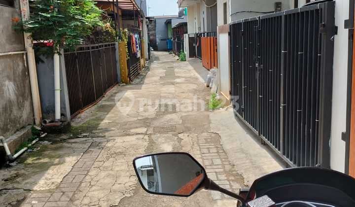Rumah, 2 Lantai, SHM, di Bintara,