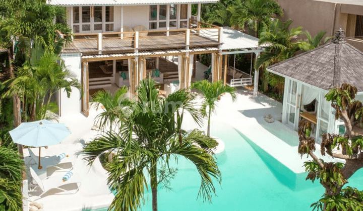 Exclusive Tropical Leasehold Villa in Batu Nunggul, Pecatu, Badung, Bali