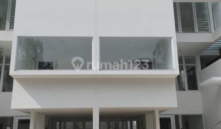 Luxurious House Asera One East Harapan Indah Jakarta Garden City Sumarecon Bekasi