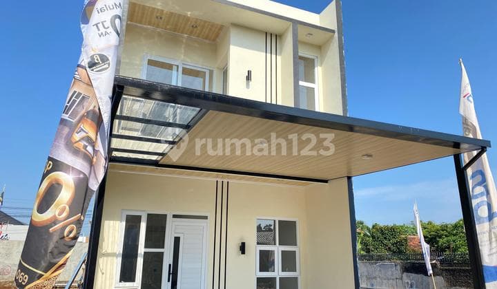 2-Story House Near University