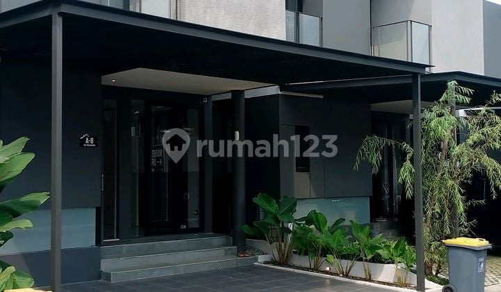 2-Story House 0 KM to Toll Gate