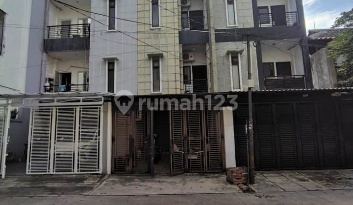 Strategic House for Sale in BNI Wijaya Kusuma Complex – Don’t Miss Out