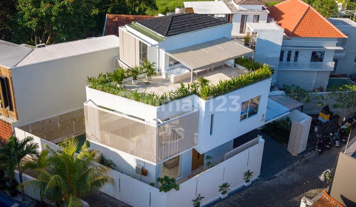 Luxurious House in Pererenan, Bali, Fully Furnished, 4 Floors