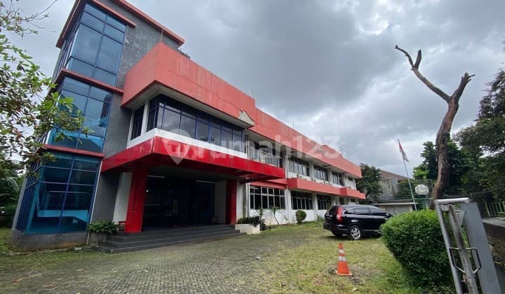 Perkantoran 3 Lantai Area Kalibata 5 Menit ke Stasiun