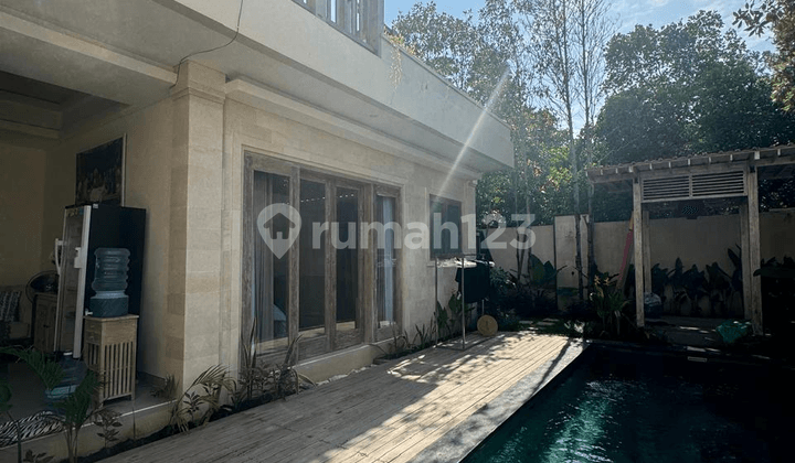 Modern Villa 3BD Jimbaran with GWK Rooftop View & Swimming Pool