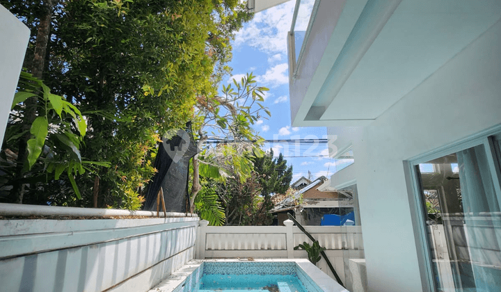 Triple-Bedroom Villa in Petitenget, Strategically Located in Seminyak with a Private Swimming Pool