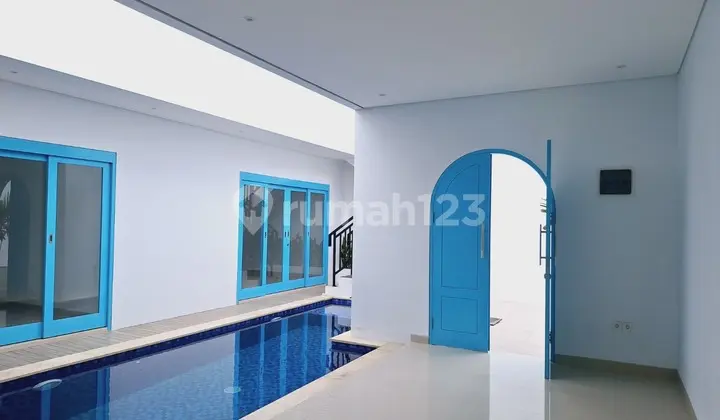 Brand New Santorini Villa