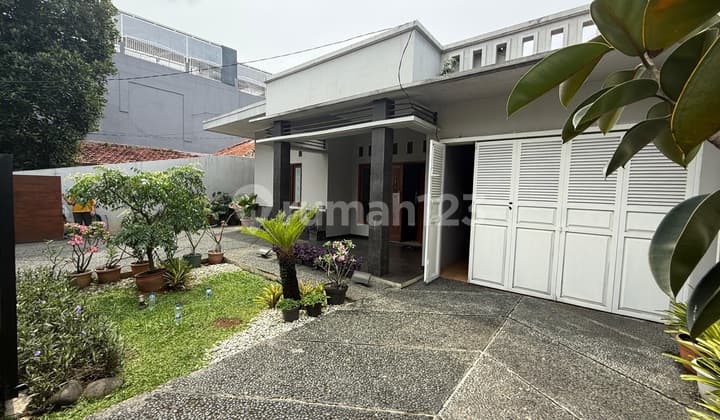 A Comfortable and Green Residence in East Pejaten, South Jakarta