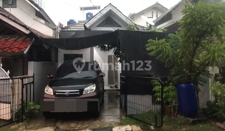 For Sale Ready-to-Occupy House in Strategic Location at Villa Bintaro Regency