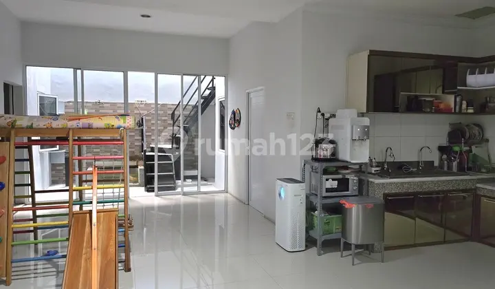 Dijual Rumah Raya Boulevard Kencana Loka BSD Sektor 12