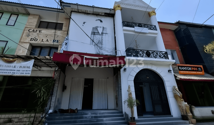 E103 For Sale 3-Story Shophouse on Jl. Bypass Jimbaran
