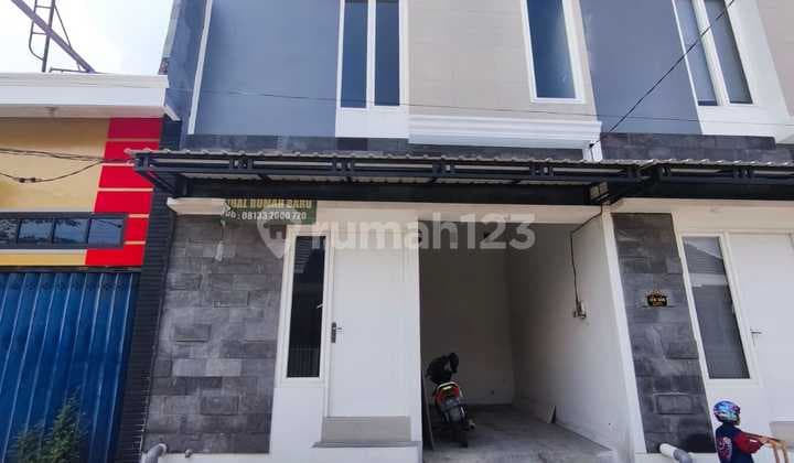 "Inexpensive Minimalist Ready-to-Occupy House in Tambak Medayu"