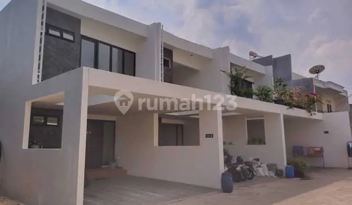 2.7 Billion Ready-to-Occupy House in Kedoya, West Jakarta | Sunrise Residence