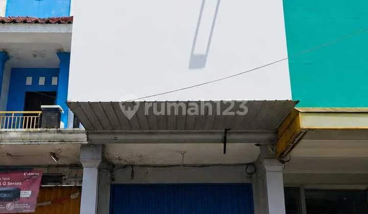 Available for rent: Shophouse on Sukun Raya, Banyumanik, Semarang Available for rent: Shophouse on Sukun Raya, Banyumanik, Semarang