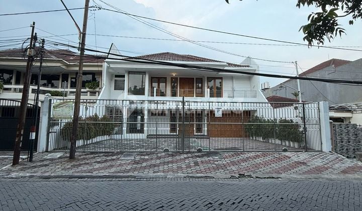 Rumah Usaha Strategis Jalan Raya Darmo Permai
