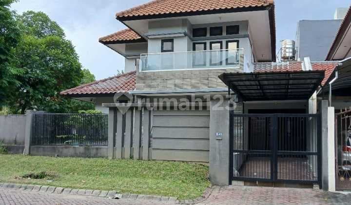 For Sale Nice Hook House Ready to Occupy Row Wide Road