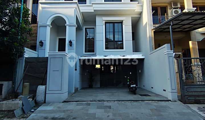 New American Style Split Level House Graha Famili