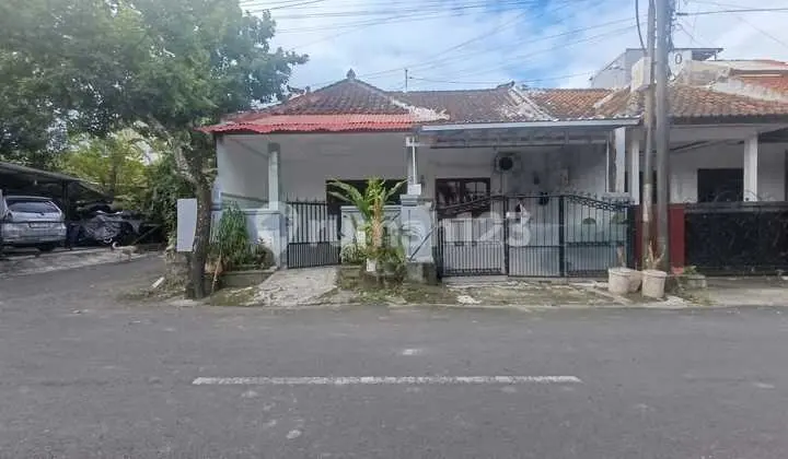 Cozy 2-Bedroom House in Jimbaran Bali - Safe & Strategic Location