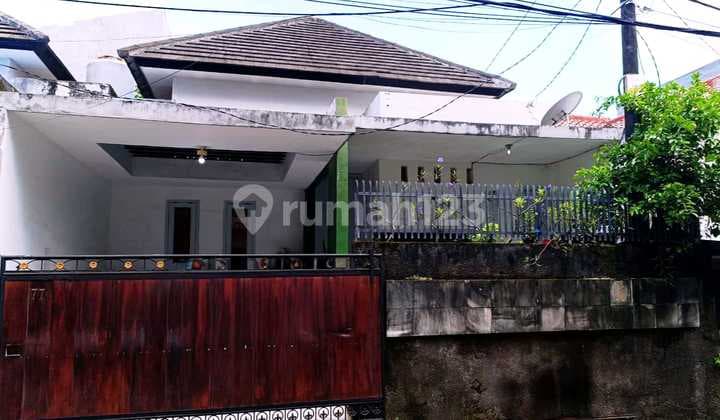 Strategic House|Near Unud Campus|Near GWK|Semi-Furnished in Jimbaran