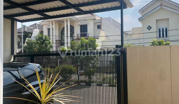 Below market price and negotiable. Strategically located corner house in Taman Pondok Indah, Wiyung.