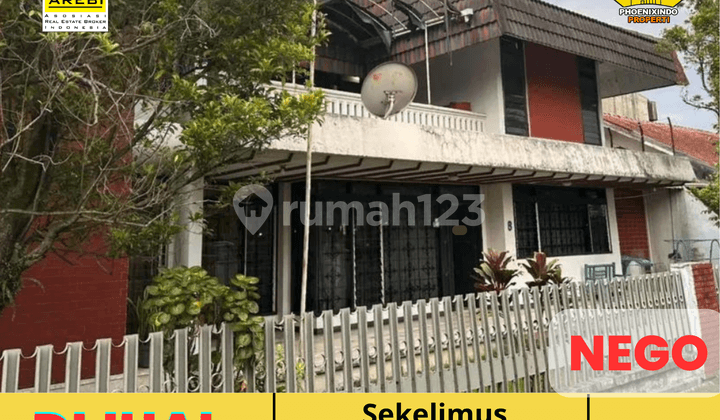 Large House in Sekelimus, Batununggal Area | 12 Bedrooms