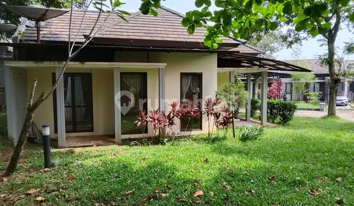 Hook Position House in Sentul City