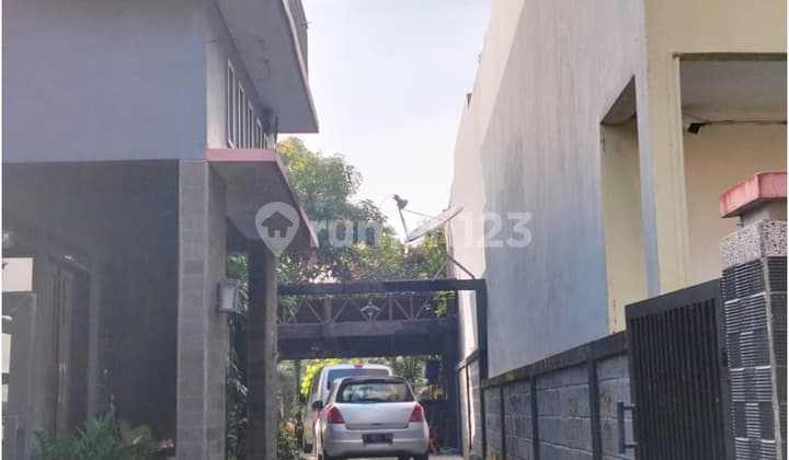 Rumah Luas Terawat Plus Taman di Sariwangi Parongpong