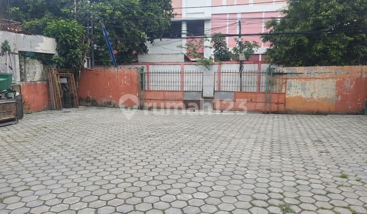 Land in Central Salemba
