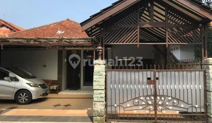 Cheap Well-Maintained House For Sale in Gumuruh Buah Batu Roadside