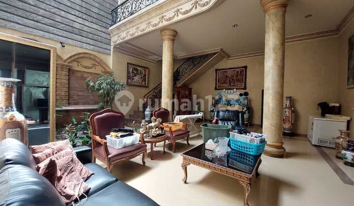 Ip2563 Semi-Furnished House in Kavling Polri Jelambar Complex