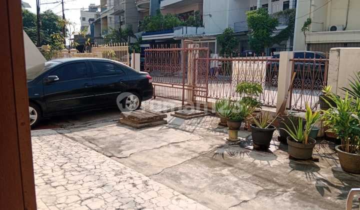 IP3028: Rumah Jelambar Lokasi Tenang Dalam Komplek