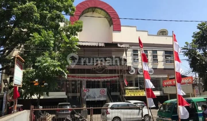 Dijual Ruang Usaha di Jalan Sederhana Sudah Renovasi SHM Luas Tanah 920 m