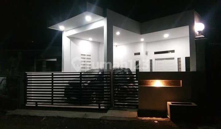 Rumah Bagus di Jl. Sukasari Katapang SHM 2 Lantai Hadap Barat