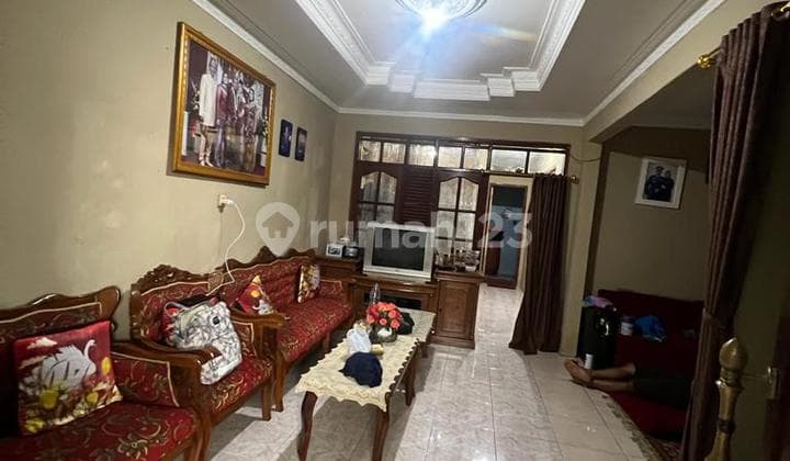 For Sale: 2-Story East-Facing House in Kadipaten Antapani