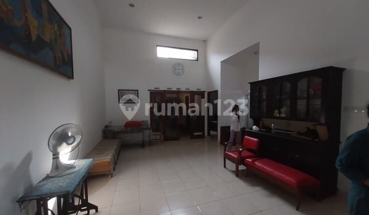 Rumah Bagus SHM 2 Lantai Hadap Timur di Pasirluyu