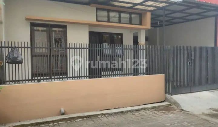 Dijual Rumah di Di Dalam Komplek Sariwangi Bandung