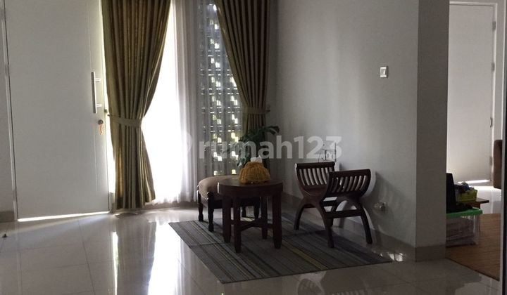 Rumah 2 Lantai 4 Kamar Tidur di Cluster Dayana Summarecon Bandung