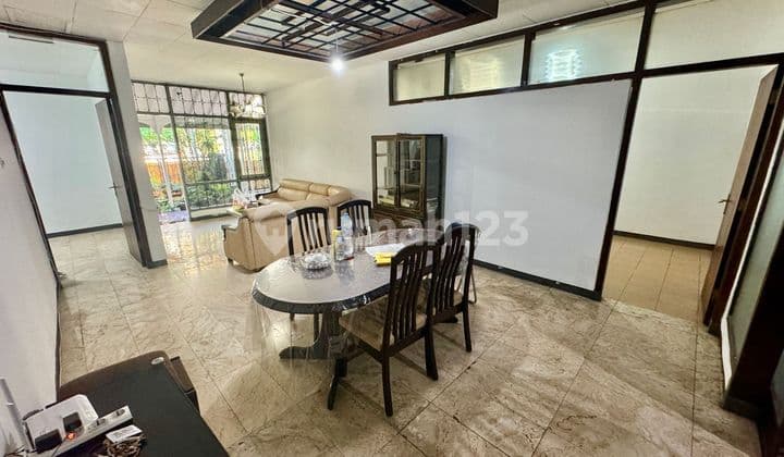 Disewakan Rumah Semi Furnish di Jalan Jupiter Margahayu