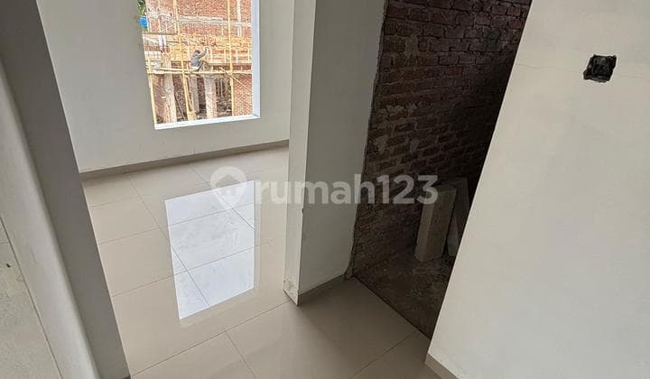 Rumah Baru Sayap TKI Kopo Dekat Dengan Tol