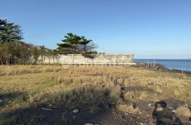 Beach front land in Tegal besar beach,