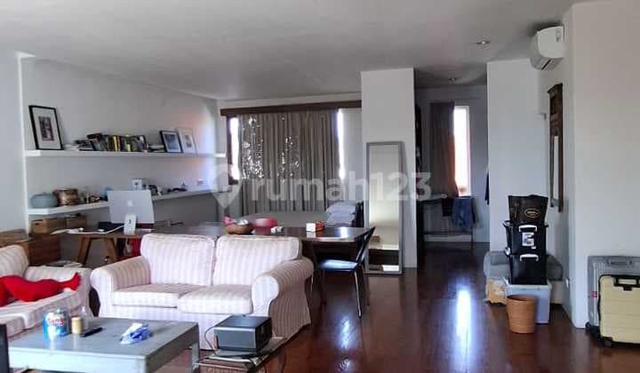 House Near Australian Independent School