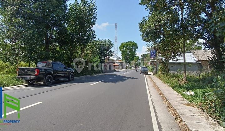 Strategic land along the Boyolali Magelang highway.