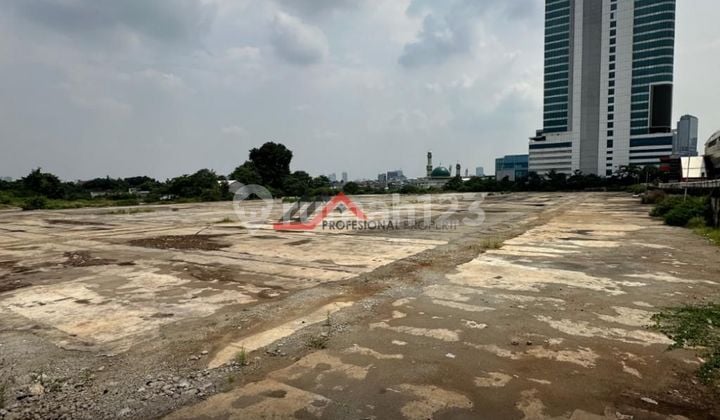 Disewakan lahan kosong di gatot subroto sesuai kebutuhan bisa sebagian