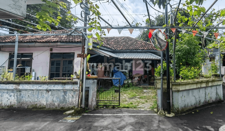 Jual Rumah Banyak Kamar bisa untuk Kost di Menur Kota Kudus