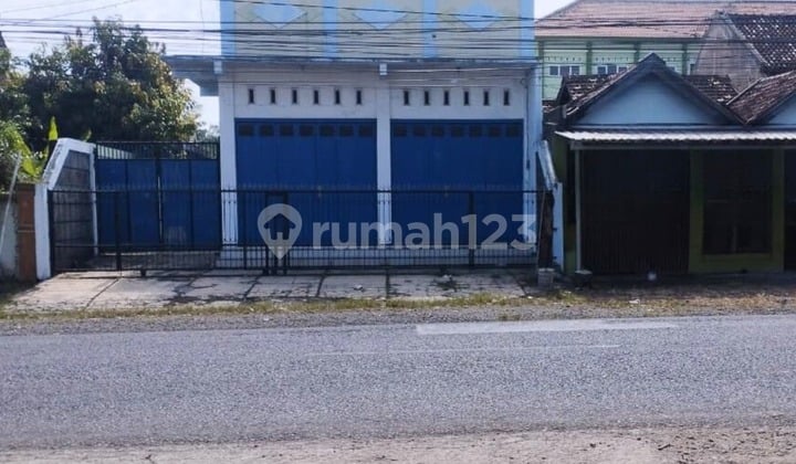 Ruang Usaha Ada Rumah 2 Lantai di Jalan Utama Kudus Jepara Kaliwungu