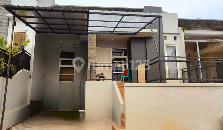 Rumah Bagus Ada Halaman Belakang di Syailendra Residence Banyumanik