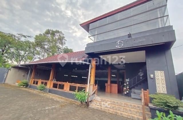 Ruang Usaha Ex Cafe Parkir Luas Dekat Alun Alun Ungaran Barat