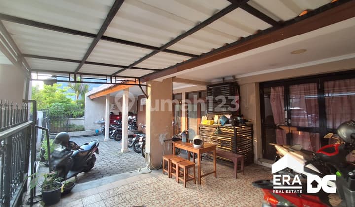 Rumah Tengah Kota Cocok untuk Kantor Erlangga Pleburan