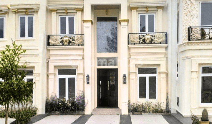 DIJUAL Rumah Clasic America Furnished Siap Huni di Bela Vista Semarang Barat